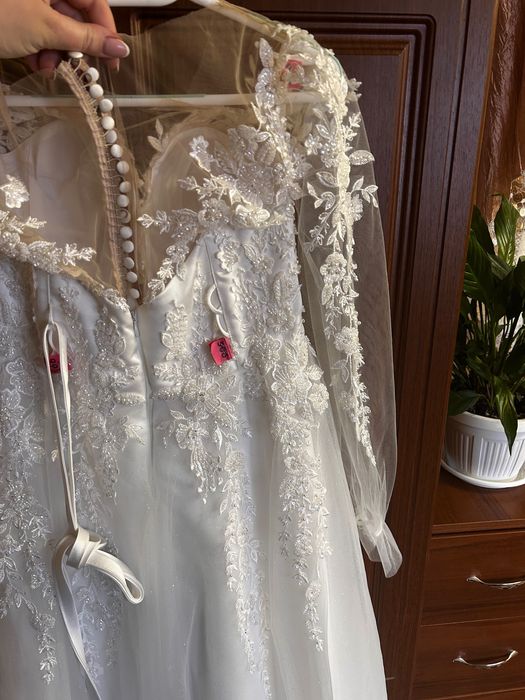 Весільна сукня, одягалась лише раз,після хімчистки