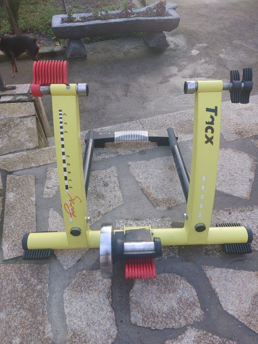 Equipamento ciclismo indoor TACX