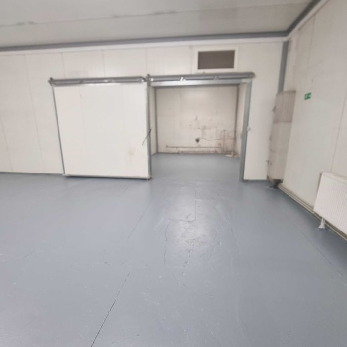 Wynajmę Halę-Magazyn 242m2 - ogrzewany