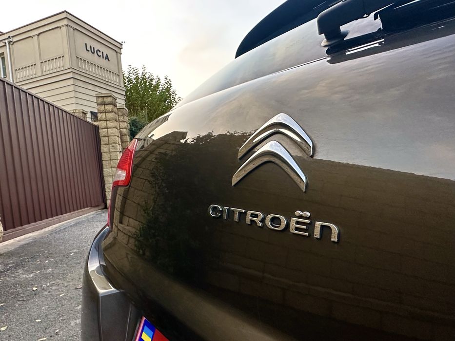 Citroen C4 Сітроен хетчбек  рестайлінг  Ситроен 1,6 дизель