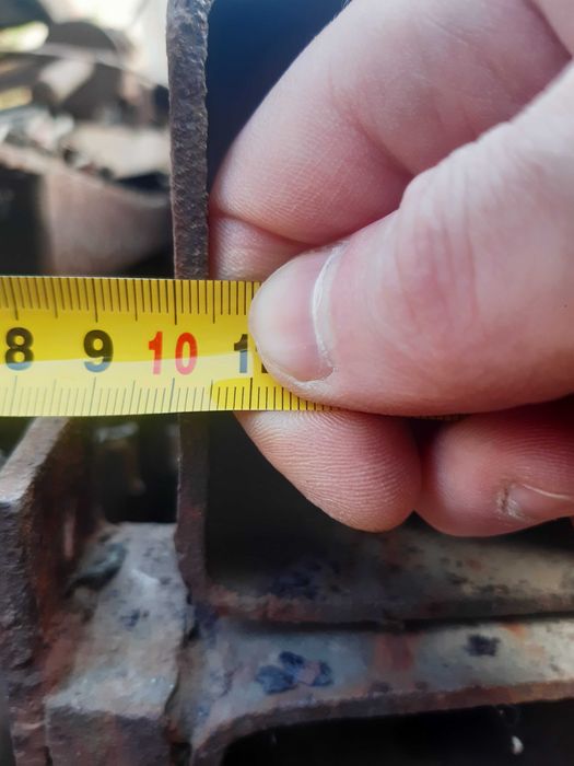 Труба профільна металева квадратна (2100 - 1 шт.(6 м) є 11 шт.)