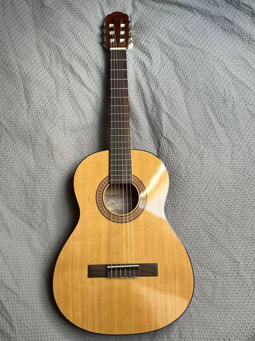 Piękna  gitara klasyczna