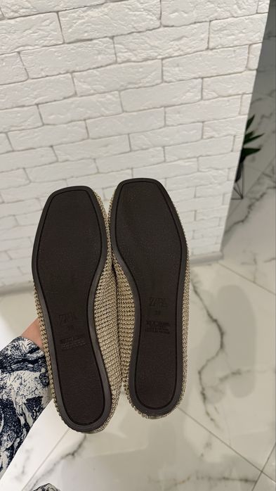 Продам взуття zara