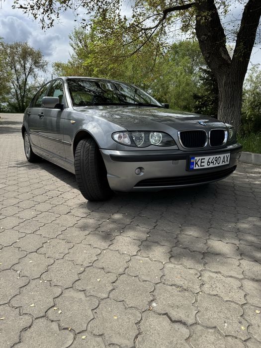 Продам  машину BMW 320
