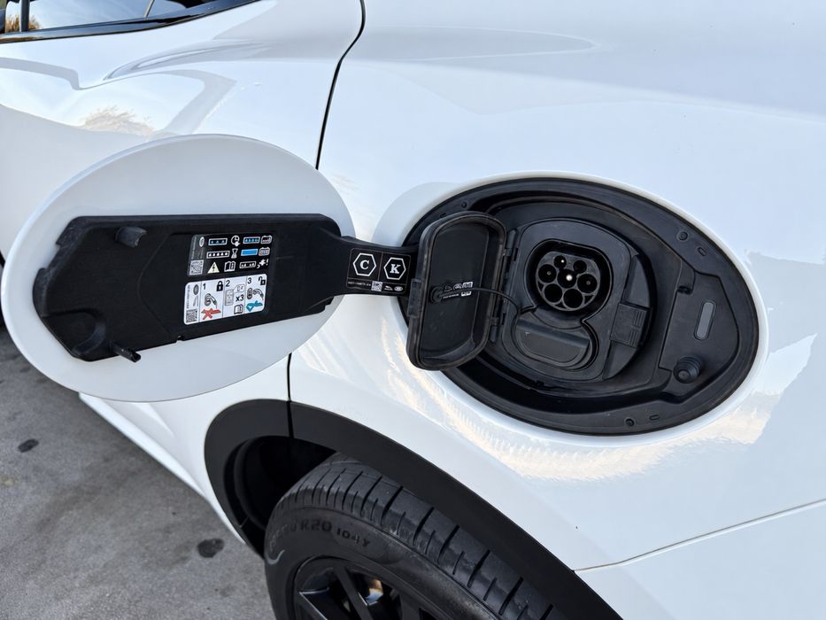 Jaguar E-Pace p300e - Hibrido Plug In