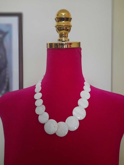 Naszyjnik z wygladu masa perłowa