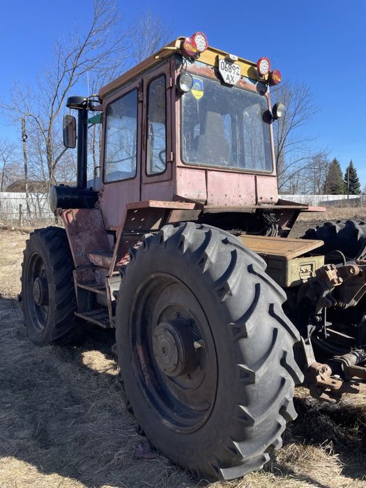 Трактор ХТЗ-121.