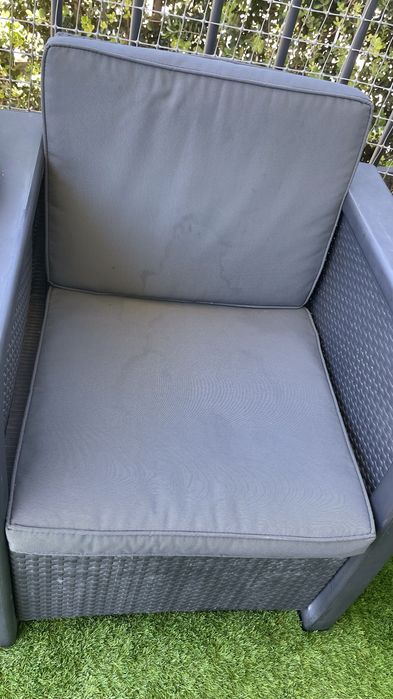 Dois cadeirões de exterior em tatan