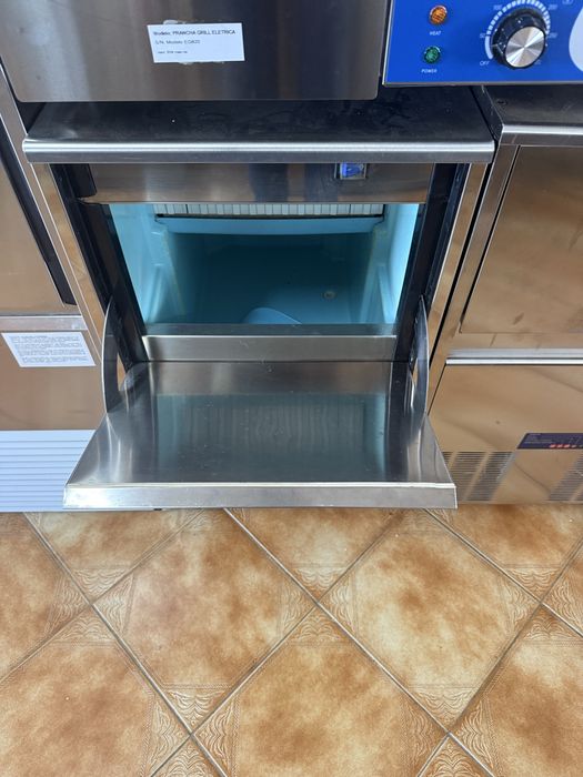 Máquina de Gelo ITV DELTA 45 kg  , MUITO MUITO NOVA