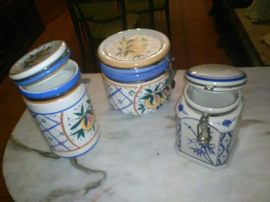 Conjunto de 4 Potes Antigos