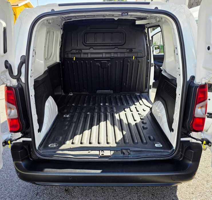 Opel Combo 2019 130cv - IVA Dedutível