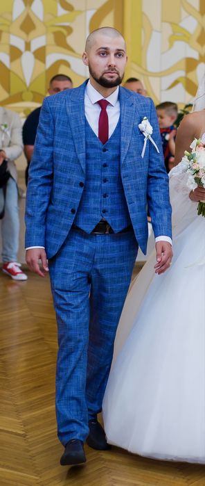 Мужской классический костюм тройка