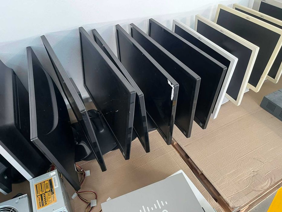 Oddam tanio starą elektronikę