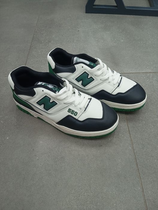 Продам New Balance 550