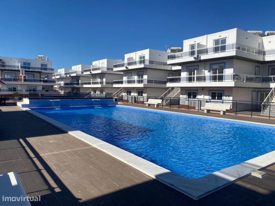 Condomínio Pés na Água T0 e T1 Duplex, na Praia da Lota, Algarve