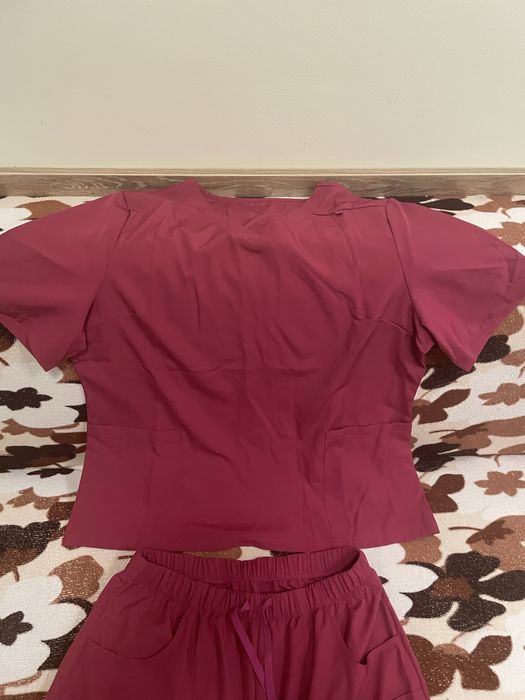 Продам медичний костюм