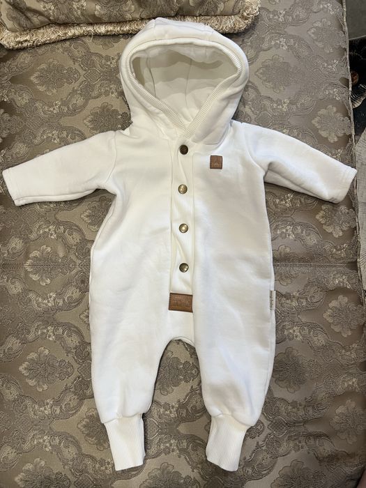 Продам демисезонный комбинезон на прогулку