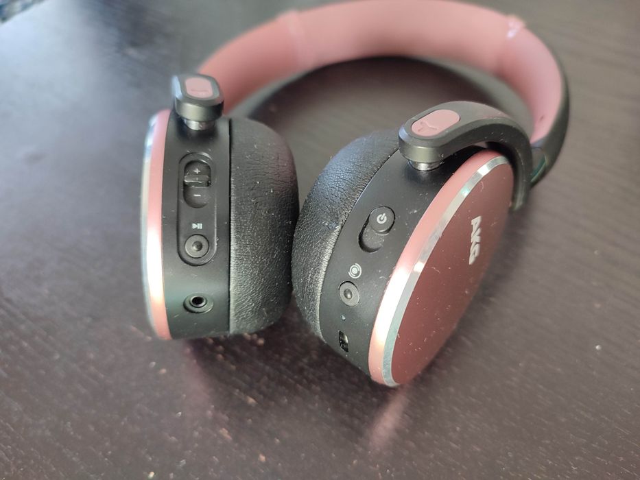 Słuchawki bezprzewodowe AKG Y500 Różowe