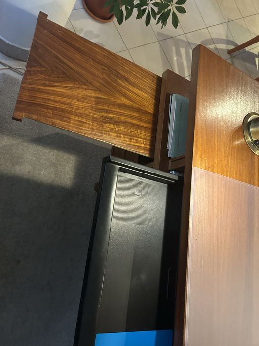 Secretária original de madeira folheada a mutene