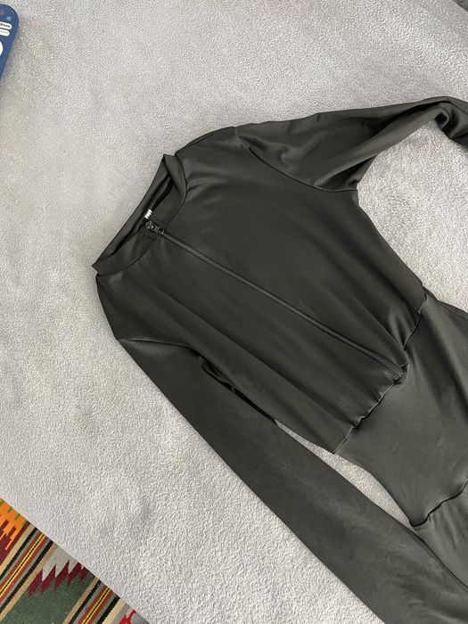 Продам спортивний комбез XS