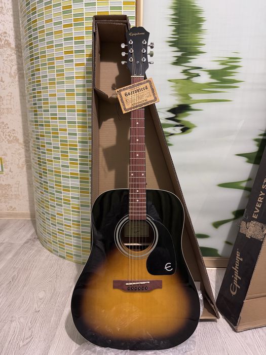 Гитара нова Epiphone
