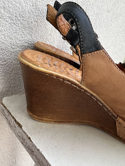 Buty ze skóry r. 36 na koturnie malo uzywane