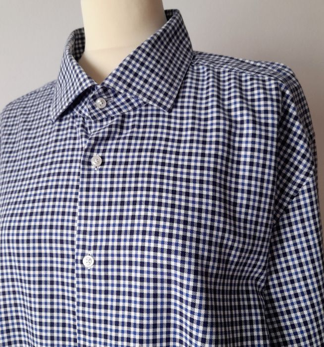 Camisa Hugo Boss, como nova. Tamanho XXLL