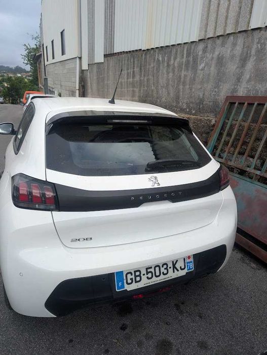 Peugeot 208 de 2021 para peças