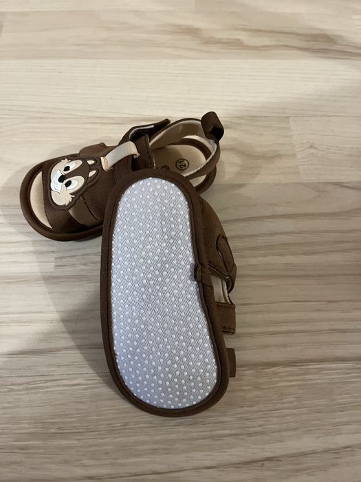 Пінетки-сандалі