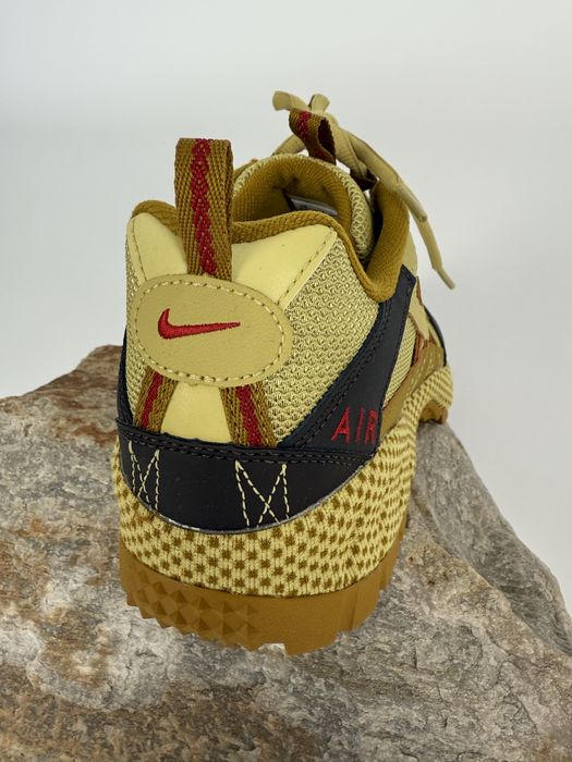 Nike Air Humara 'Buff Gold'