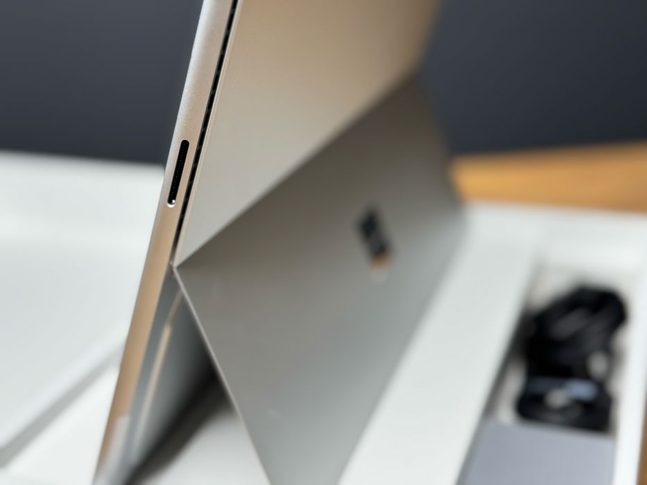 Microsoft Surface Pro 11 (Snapdragon X Elite / 16GB / 1TB)