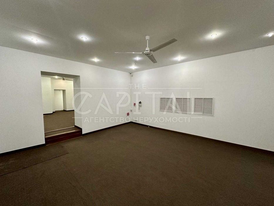 Продаж фасадного приміщення Грушевського Печерськ Центр метро Київ