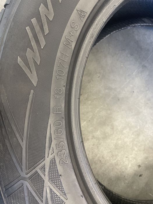 2x Opona Zimowa 235/60 R18 Vredestein WintracPro