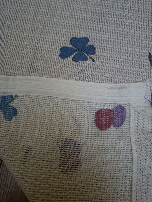 Нові штори на вікно кухні.