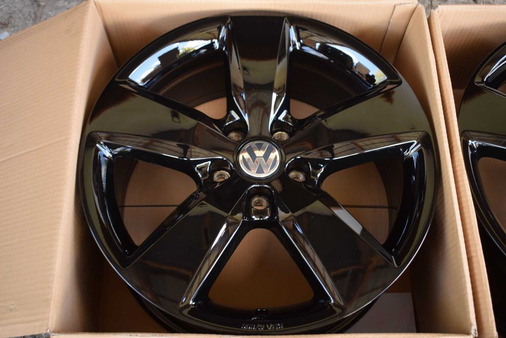 VW Multivan caravelle transporter amarok black czarny OEM 19 cali