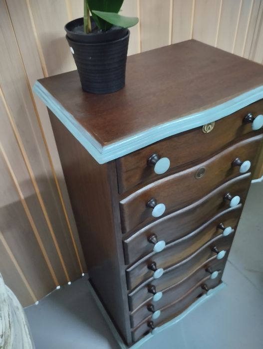 Camiseiro com 7 gavetas