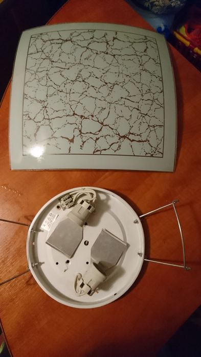 Продаю світильник