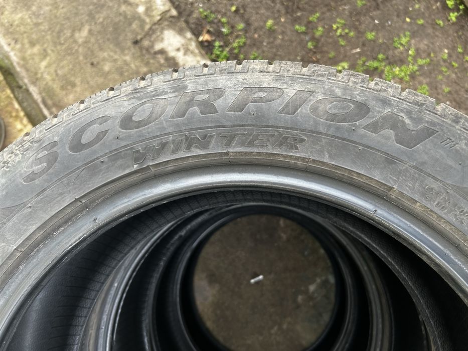Шини зимові 235/55 R18 PIRELLI
