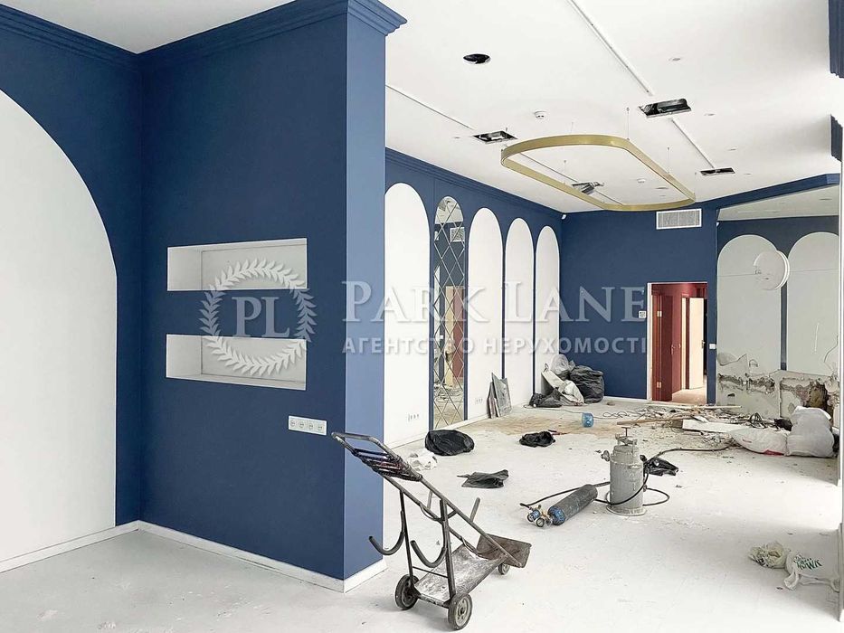 В.Васильківська 18. Фасадне приміщення 95,2 м.кв. Центр міста.