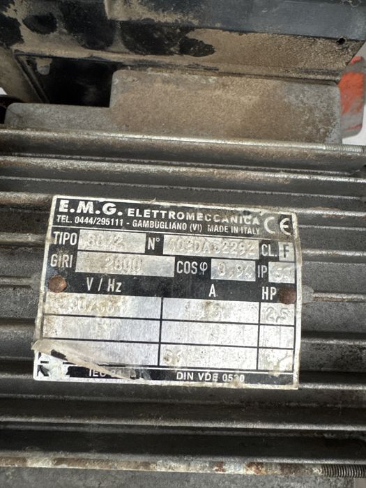 Rachador de Lenha Dormak 8 toneladas - Motor e Hidráulico impecáveis