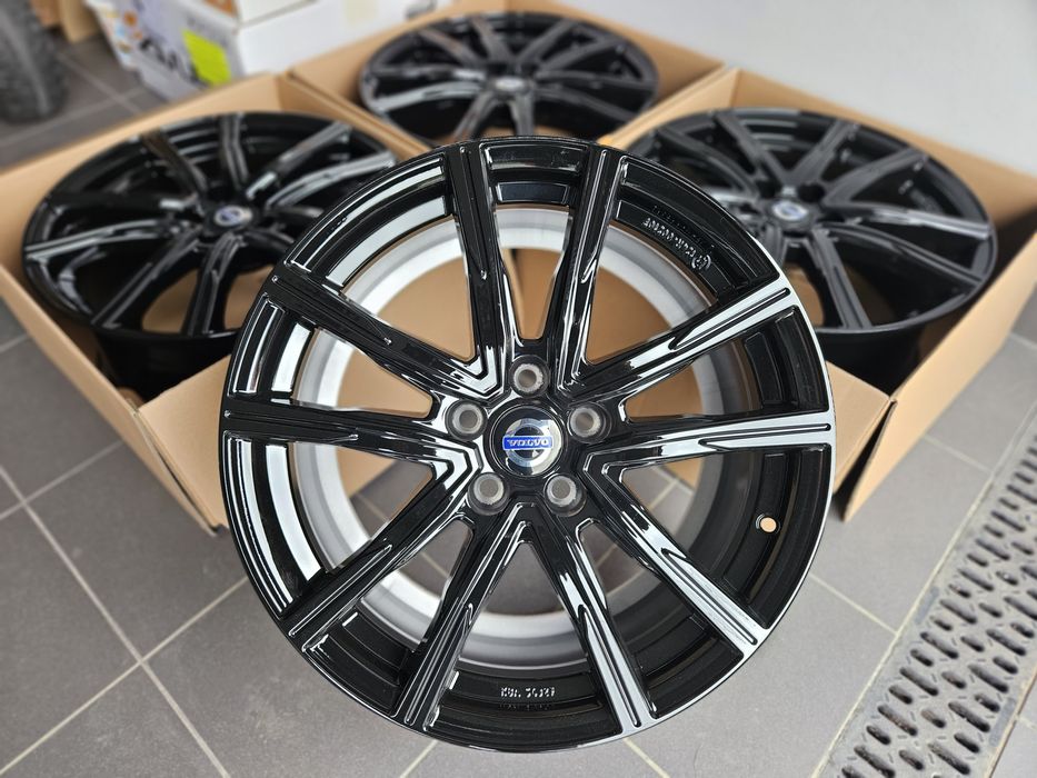 Volvo 20 " Nowe 5x108 EX30 XC40 XC60 V90 CC V60 Cross Country Czarne