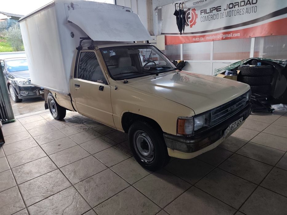 Toyota Hilux contentor isotérmico