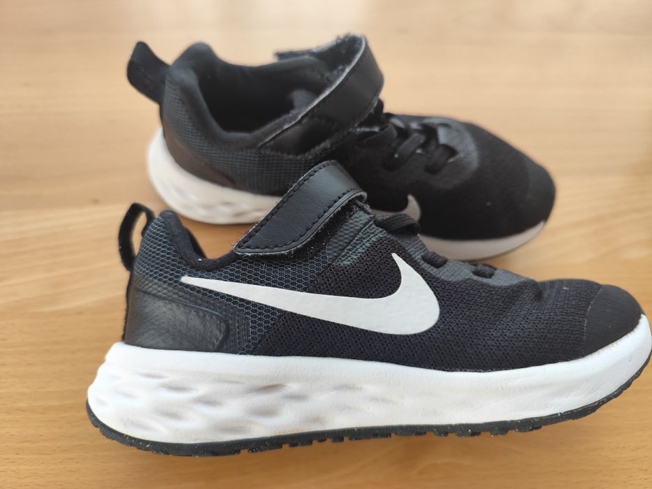 Buty Nike chłopiec, czarne, rozm. 30, adidasy