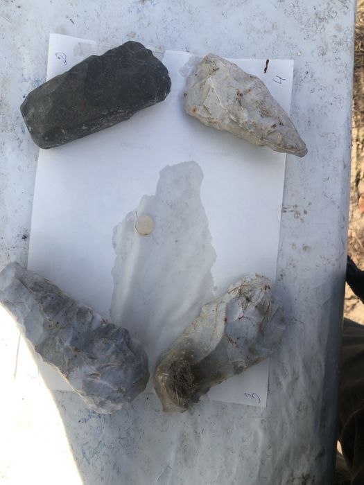 Камʼяні топори древні