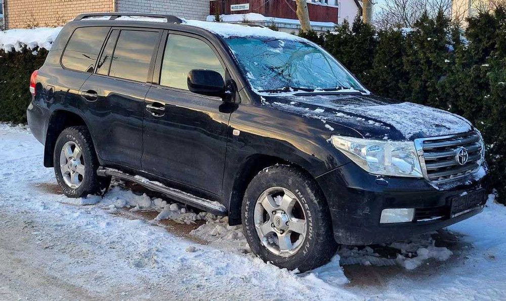 Toyota Land Cruiser 200 2011 4.5 дизель З ЕС