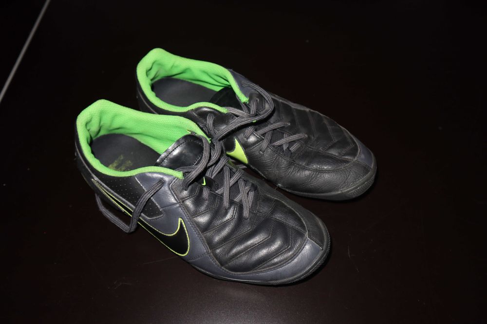 Sapatilhas P/ Relva sintética - Tamanho 43