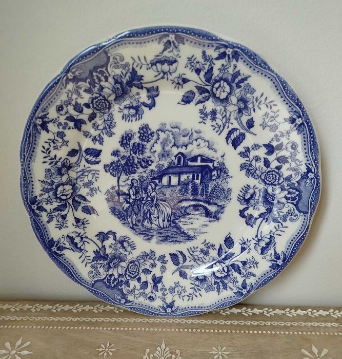 Lindíssimo Prato em Porcelana Italiana