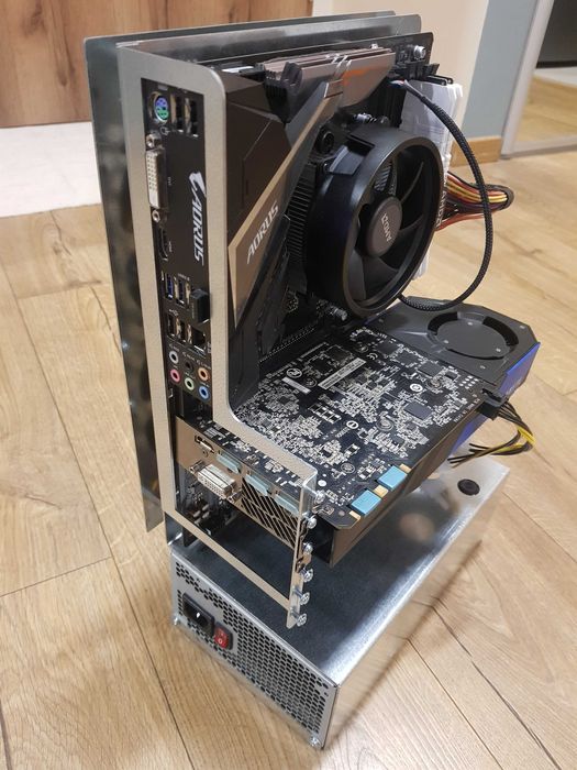 Otwarta obudowa PC ATX / Test bench / OPC-V - Surowy / 4x SSD  1 x HDD