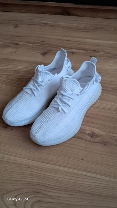 Buty Yeezy 350 v2 Bone