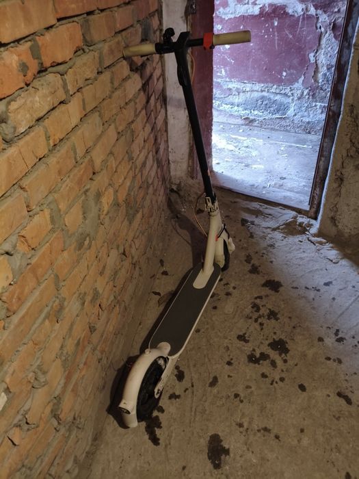 Продам Mi Electric Scooter 3